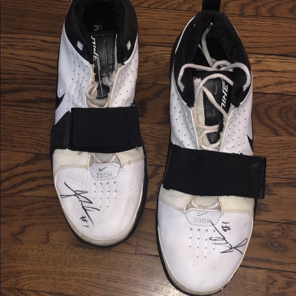 Josh Childress Signed game used basketball shoe